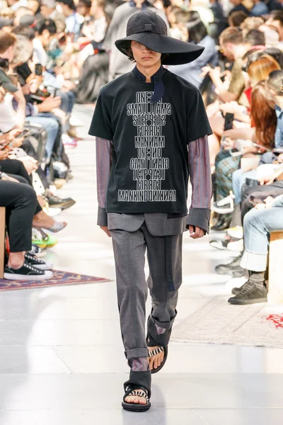 Look 3